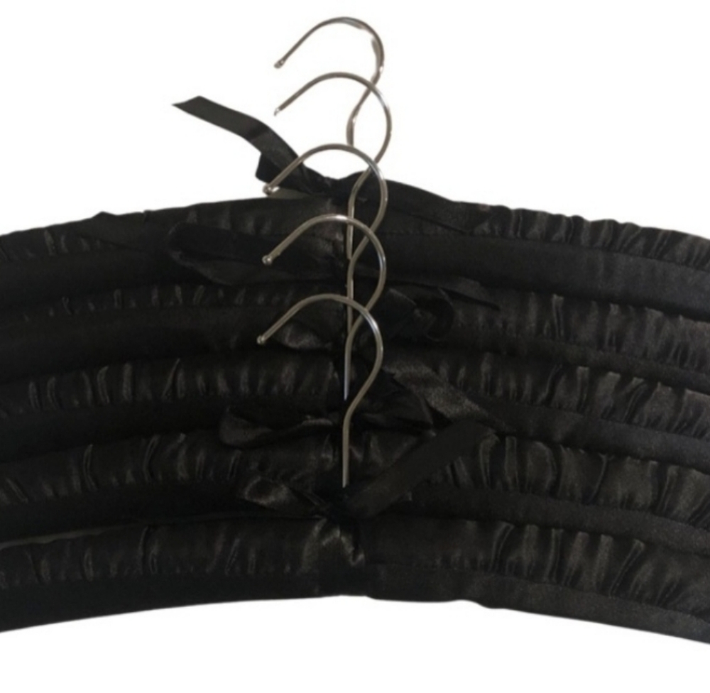 HANGER Padded Hangers forWomen Clothing,17-inch SatinHangers 10 Pack Thick Foam
